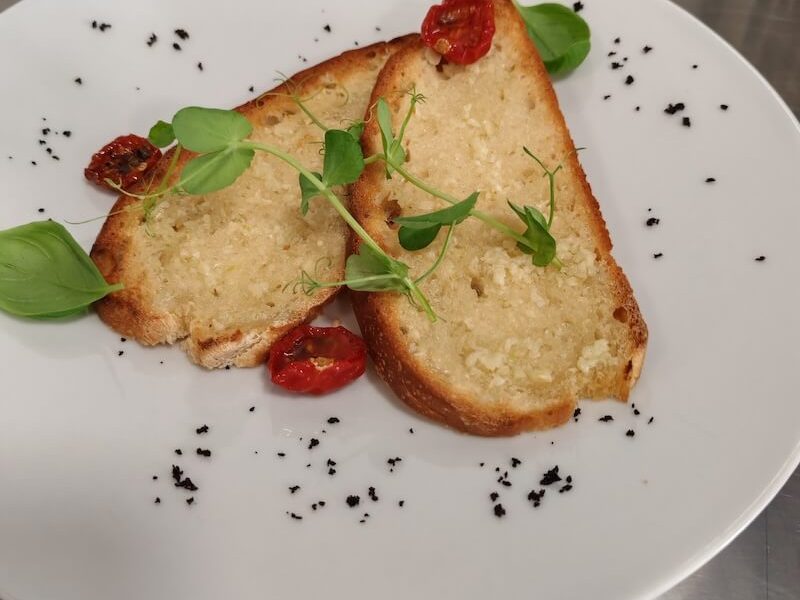 2-point-trogir-TOASTED-GARLIC-BREAD